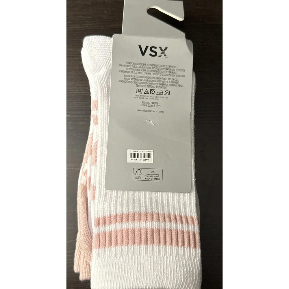New‎ Victoria Secret Socks Women's Two Pack Crew Socks New with Tags One Size